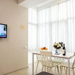 Modern Avlabari In Old Town Apartment